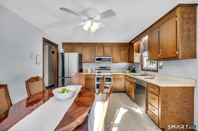 $429,000 | 10 Highland Avenue, East Haddam, CT 06469