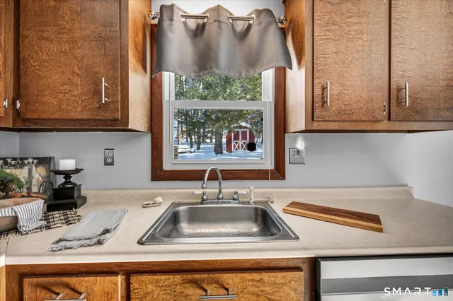 $429,000 | 10 Highland Avenue, East Haddam, CT 06469