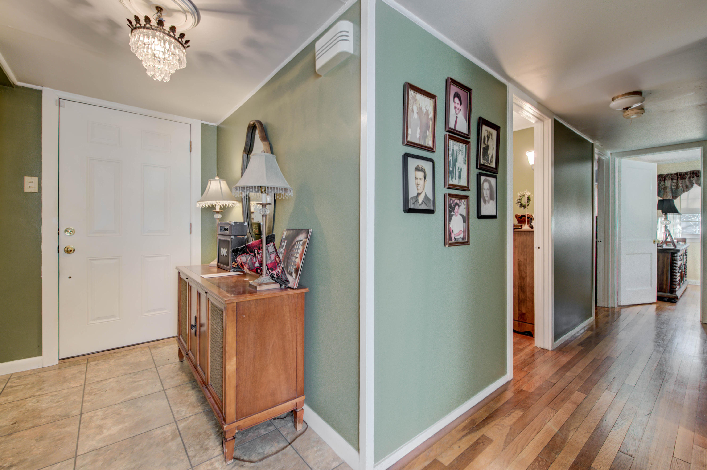 109 Norris Lane Oak Ridge, TN 37830 - Photo 3 of 22 Foyer