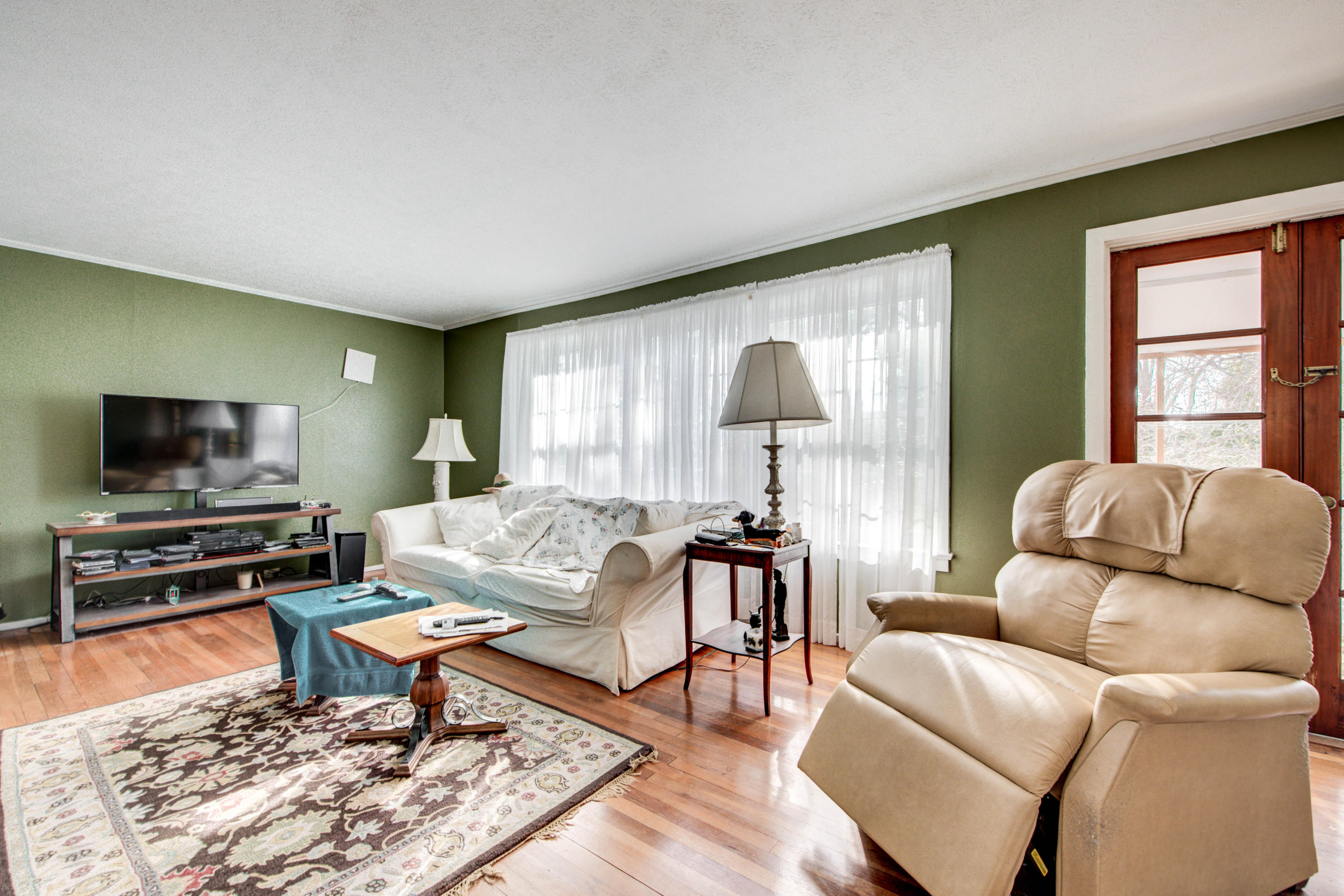 109 Norris Lane Oak Ridge, TN 37830 - Photo 6 of 22 Living Room