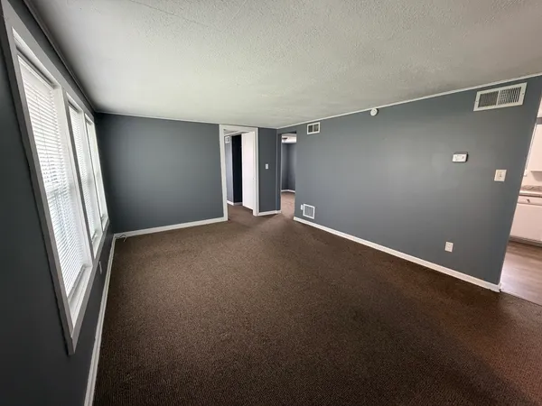 $995 | 535 15th Avenue, Silvis, IL 61282