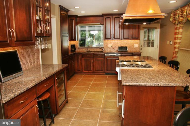 3001 Old Court Road Pikesville, MD 21208 - Photo 3 of 27 Kitchen