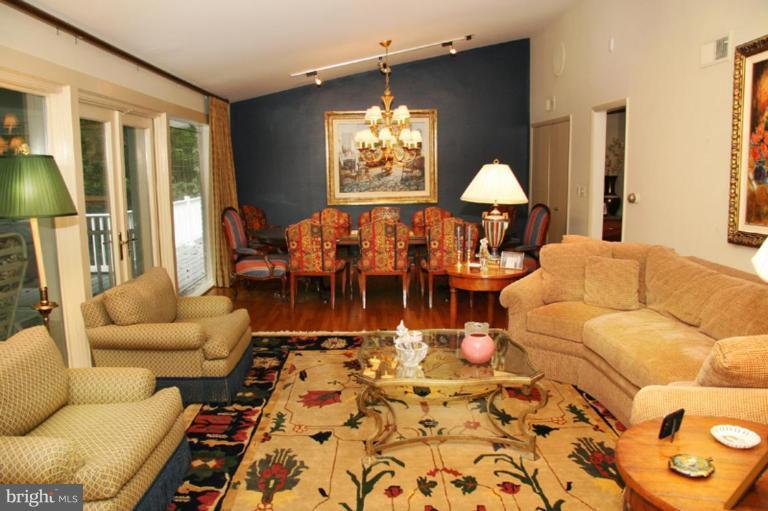 3001 Old Court Road Pikesville, MD 21208 - Photo 8 of 27 Living Room/Dining Room