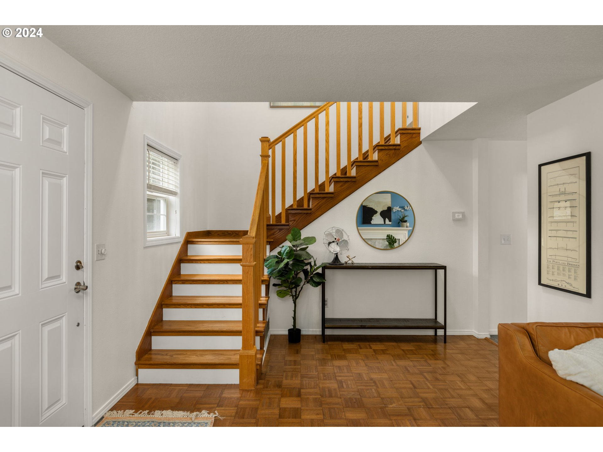 3625 Southwest Vacuna Street Portland, OR 97219 - Photo 13 of 27 a view of entryway and hall