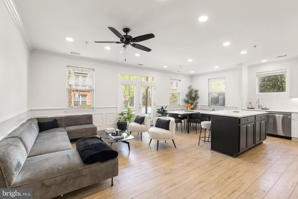 $500,000 | 9486 Virginia Center Boulevard, Unit 2, Vienna, VA 22181