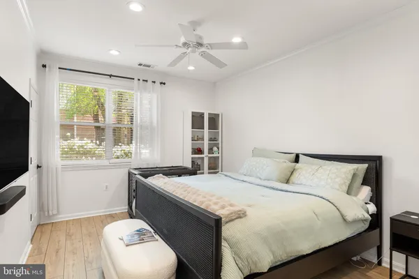 $500,000 | 9486 Virginia Center Boulevard, Unit 2, Vienna, VA 22181