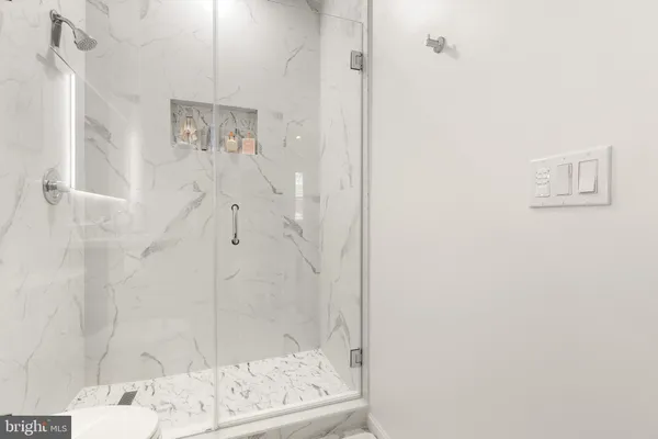 $500,000 | 9486 Virginia Center Boulevard, Unit 2, Vienna, VA 22181