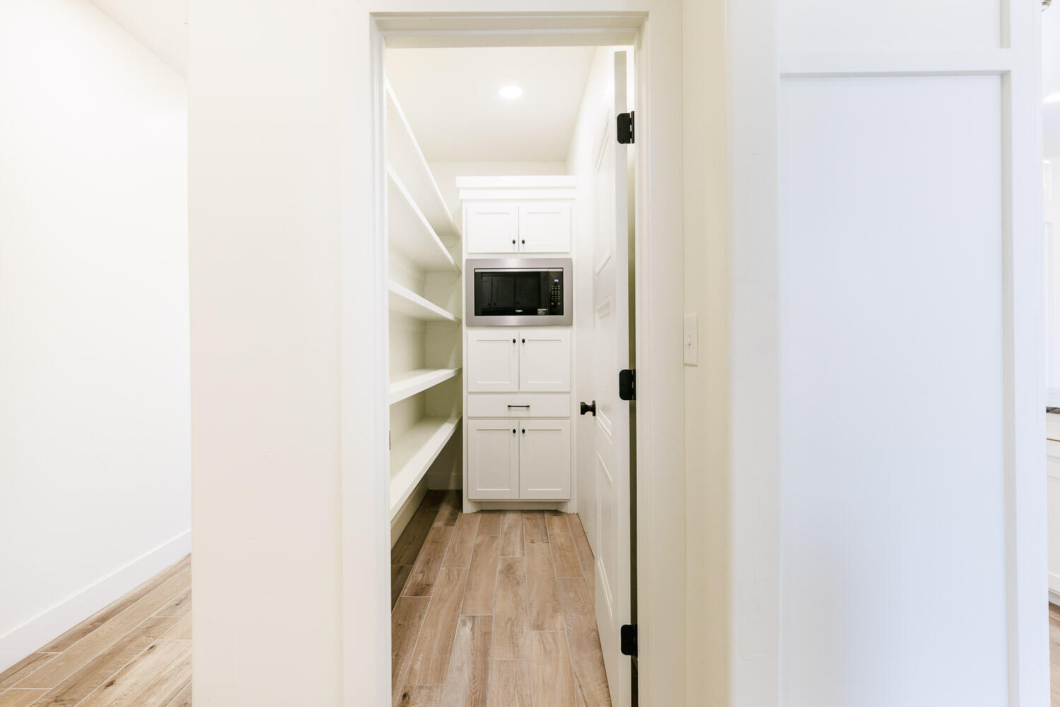 3634 144th Street Lubbock, TX 79423 - Photo 22 of 55 a view of walk in closet with window