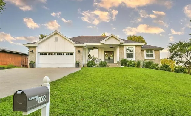 $599,900 | 105 Summit, Wathena, KS 66090