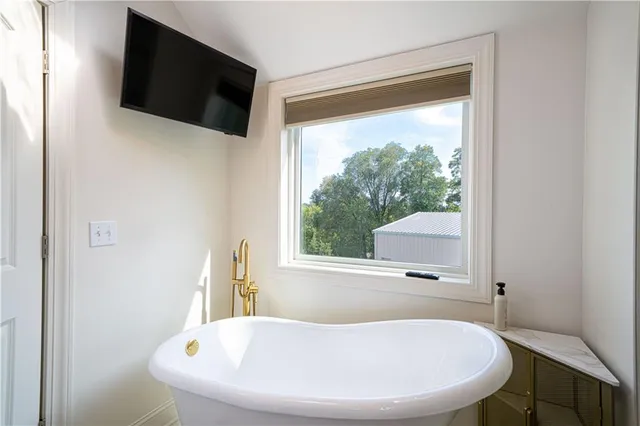 $599,900 | 105 Summit, Wathena, KS 66090