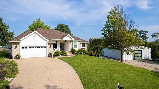 $599,900 | 105 Summit, Wathena, KS 66090