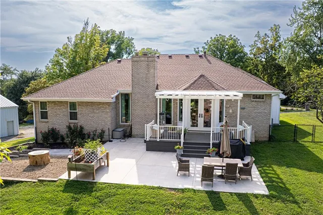 $599,900 | 105 Summit, Wathena, KS 66090