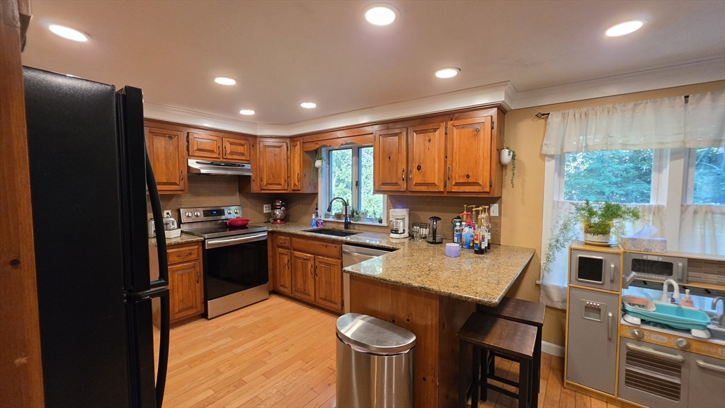2 Greenleaf Drive Exeter, NH 03833 - Photo 22 of 37 Gallery Image 22