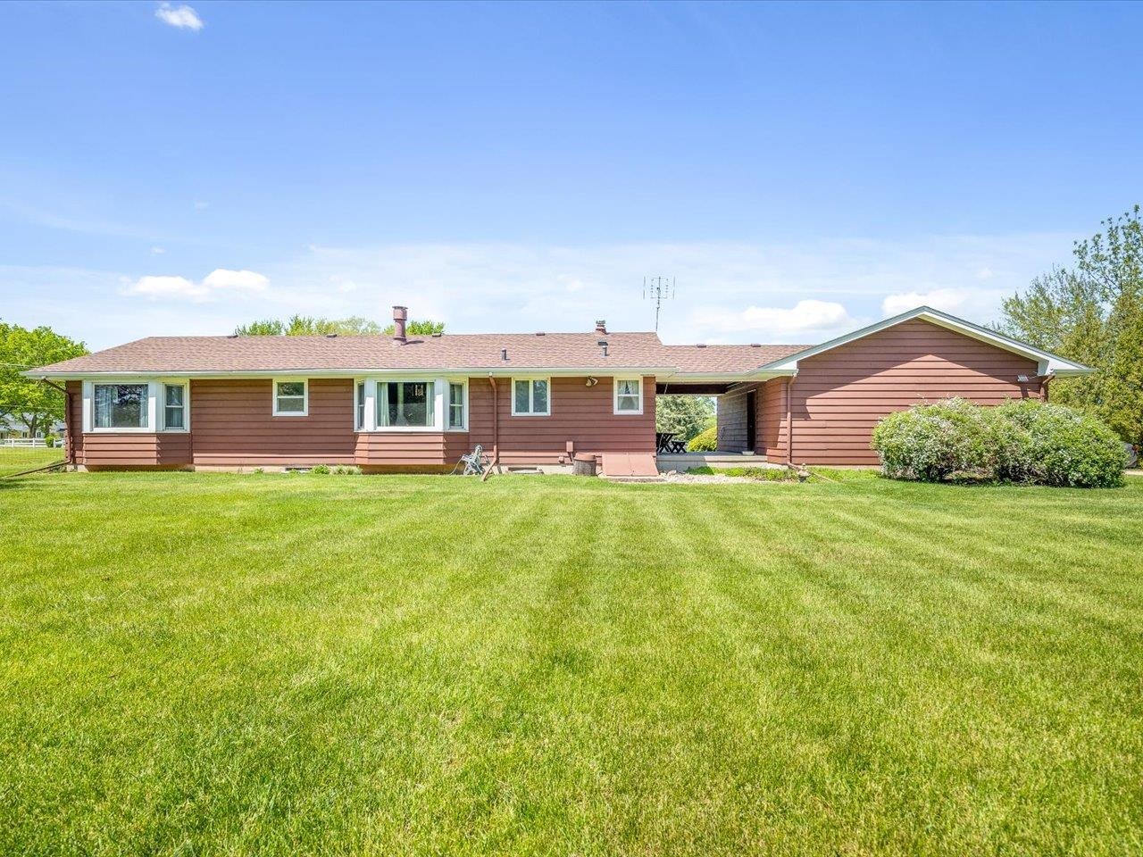 9640 Cunningham Road Winnebago, IL 61088 - Photo 5 of 54