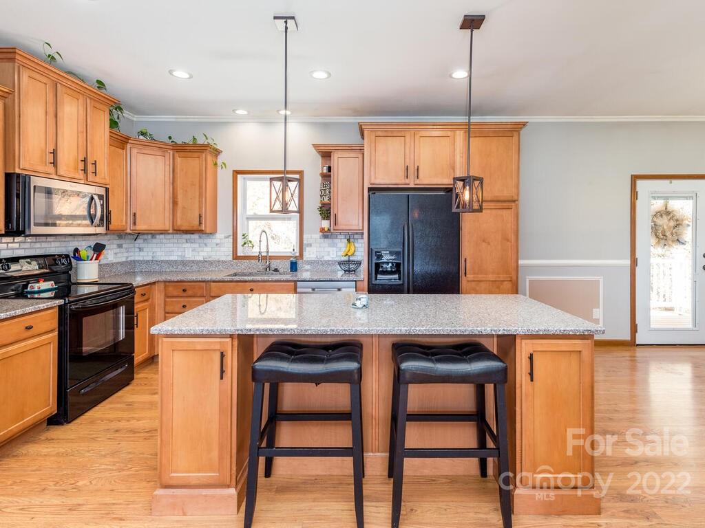 106 Signal Ridge Sylva, NC 28779 - Photo 3 of 30 Gallery Image 3