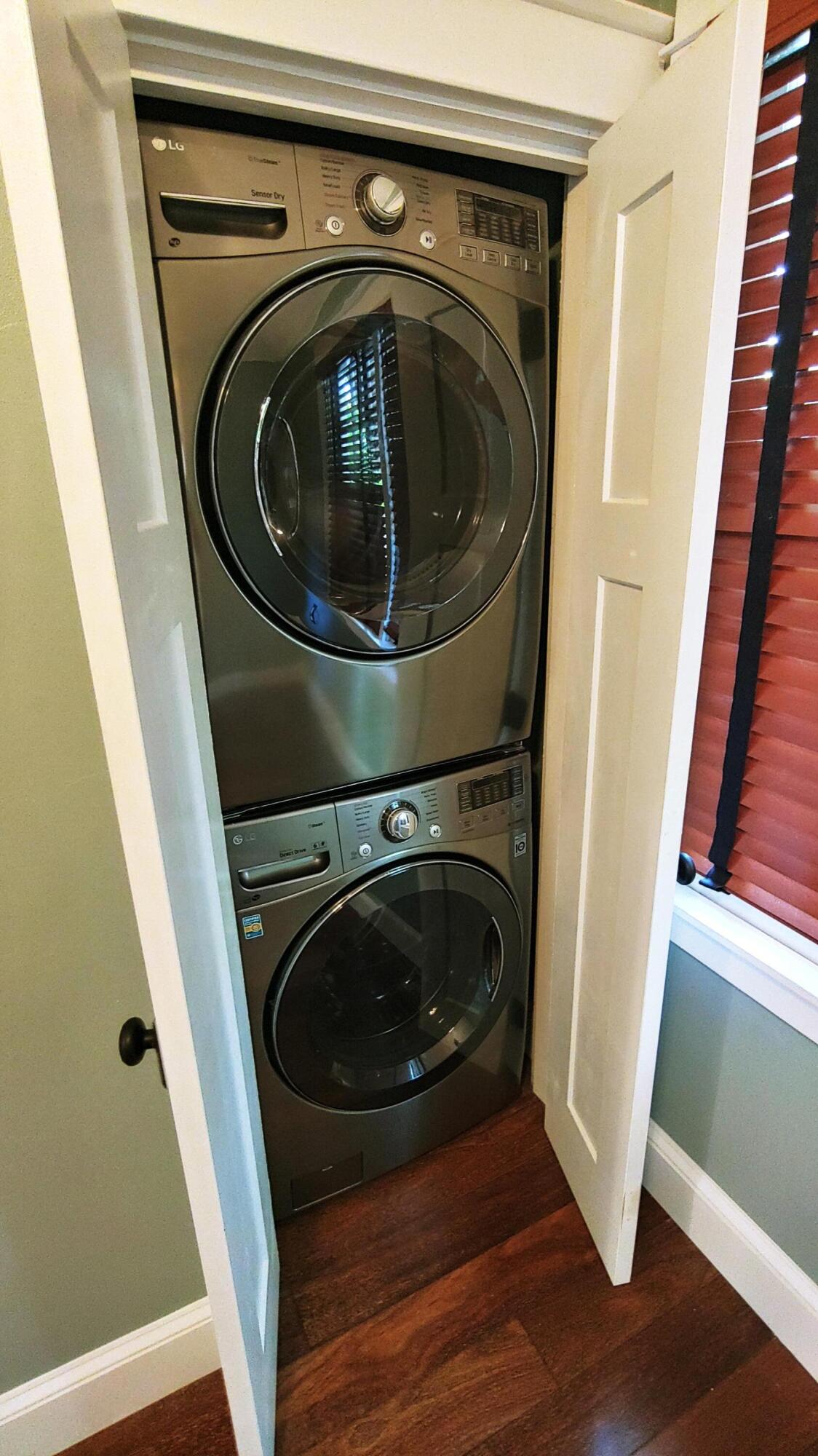 22 Merganser Lane Key West, FL 33040 - Photo 33 of 46 a utility room with washing machine
