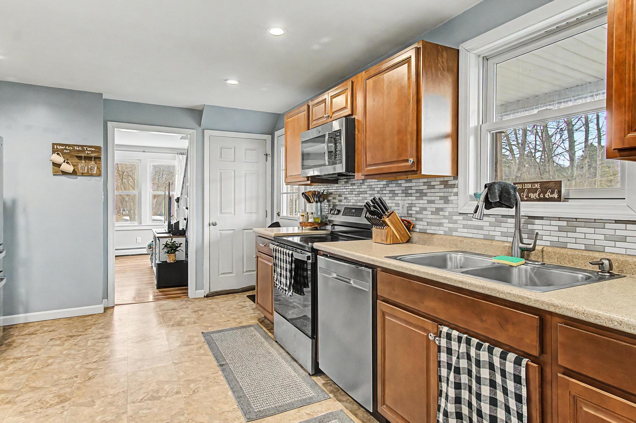 423 Highgate Road Highgate, VT 05459 - Photo 15 of 30