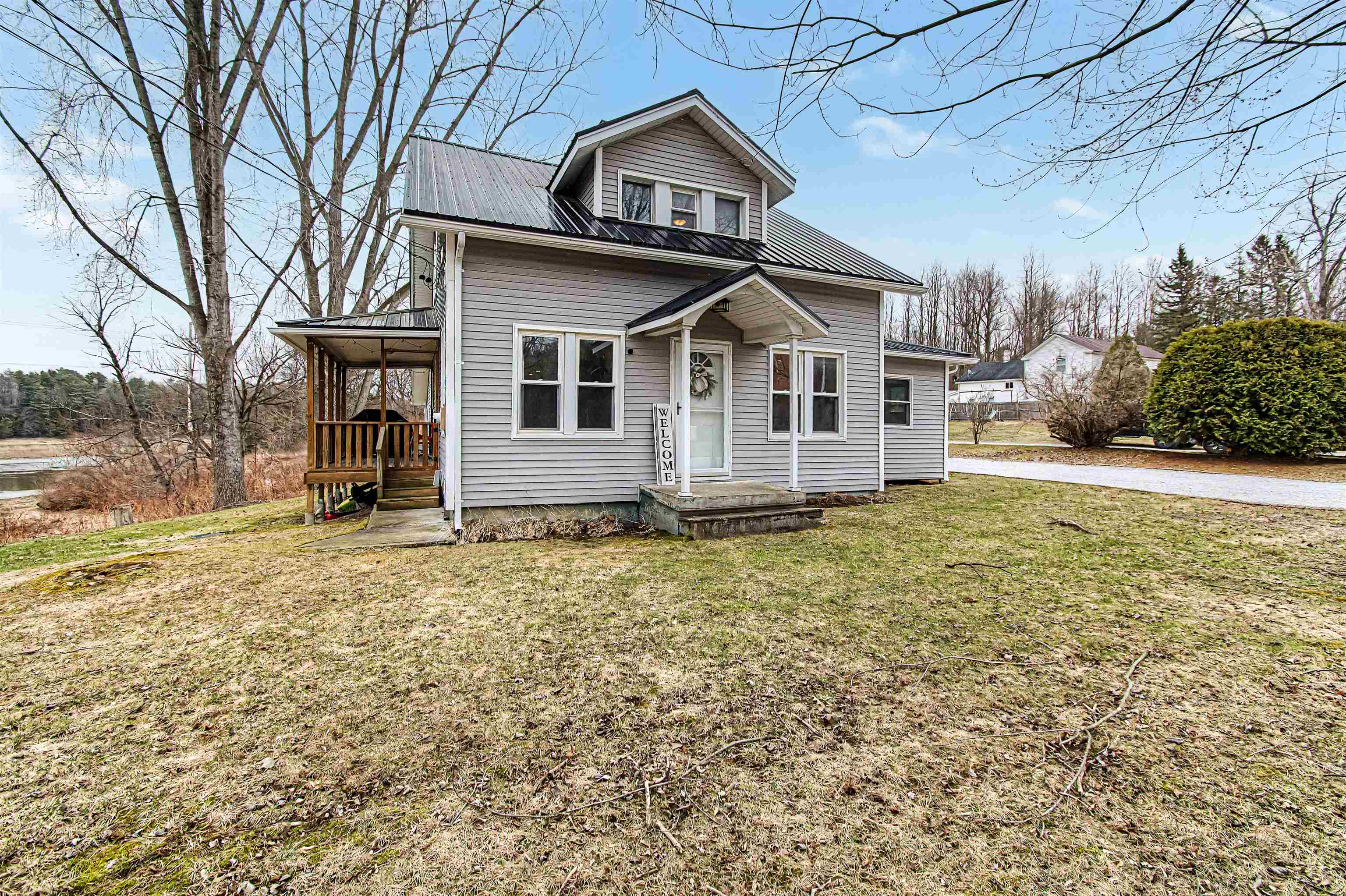 423 Highgate Road Highgate, VT 05459 - Photo 2 of 30