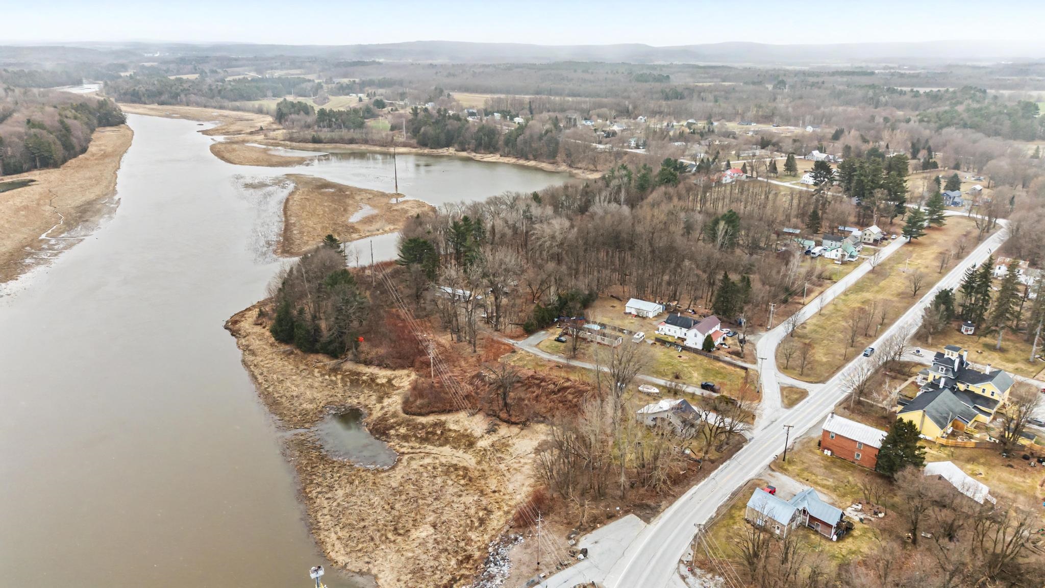 423 Highgate Road Highgate, VT 05459 - Photo 8 of 30