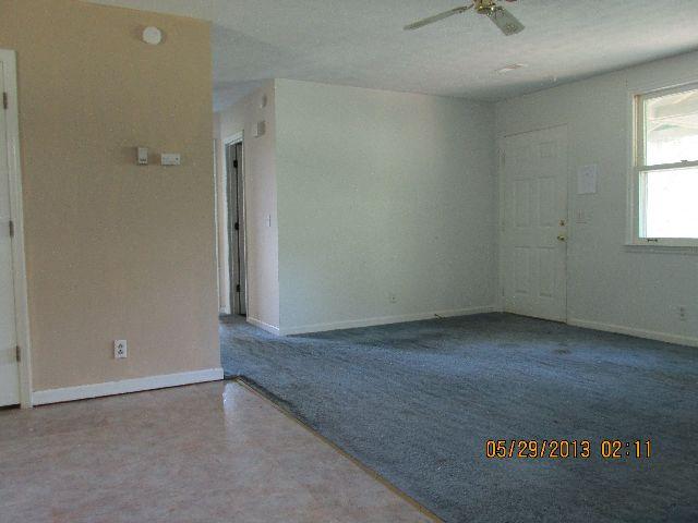 3061 Old New Cut Road Springfield, TN 37172 - Photo 8 of 20 Additional View of Living Room