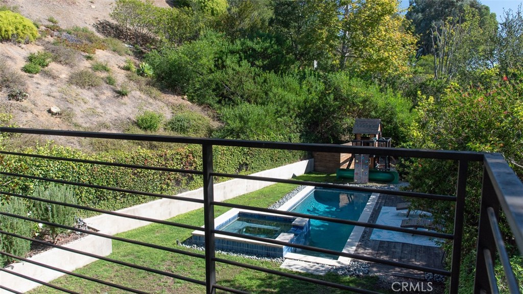 13501 Bayliss Road Brentwood, CA 90049 - Photo 11 of 24