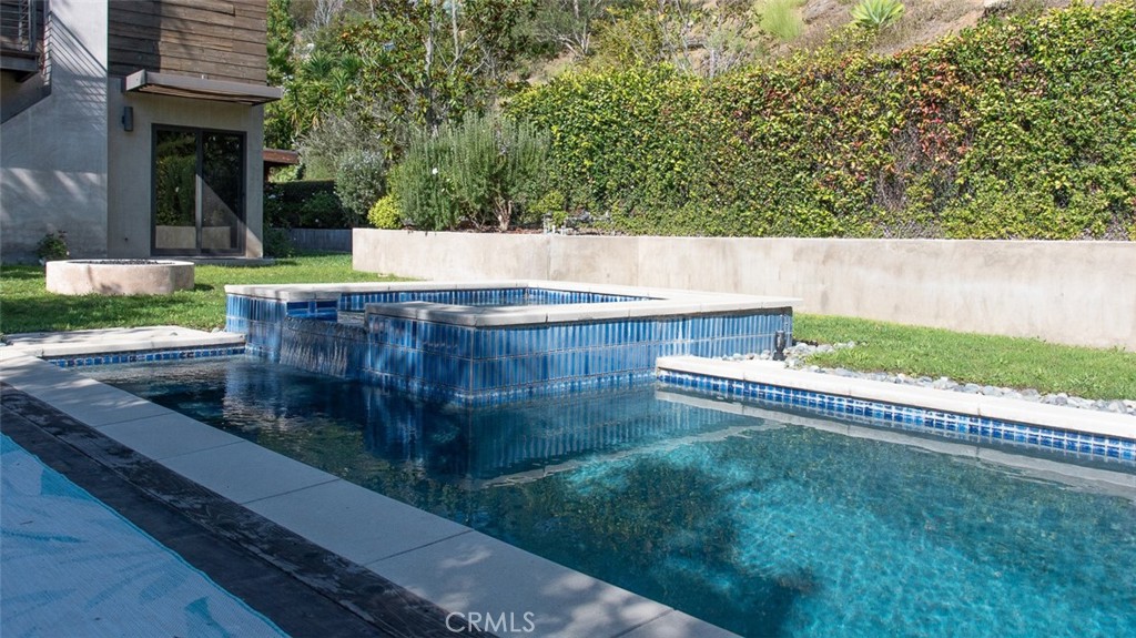 13501 Bayliss Road Brentwood, CA 90049 - Photo 6 of 24 a view of outdoor space and yard