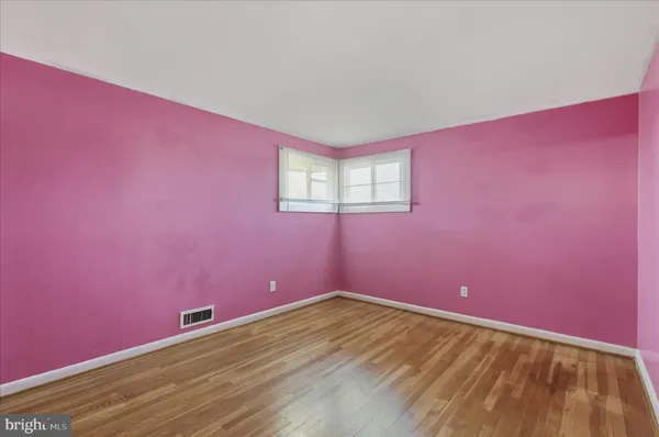 a view of empty room with window