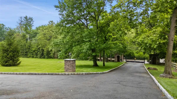 $3,450,000 | 3747 Purchase Street, Purchase, NY 10577