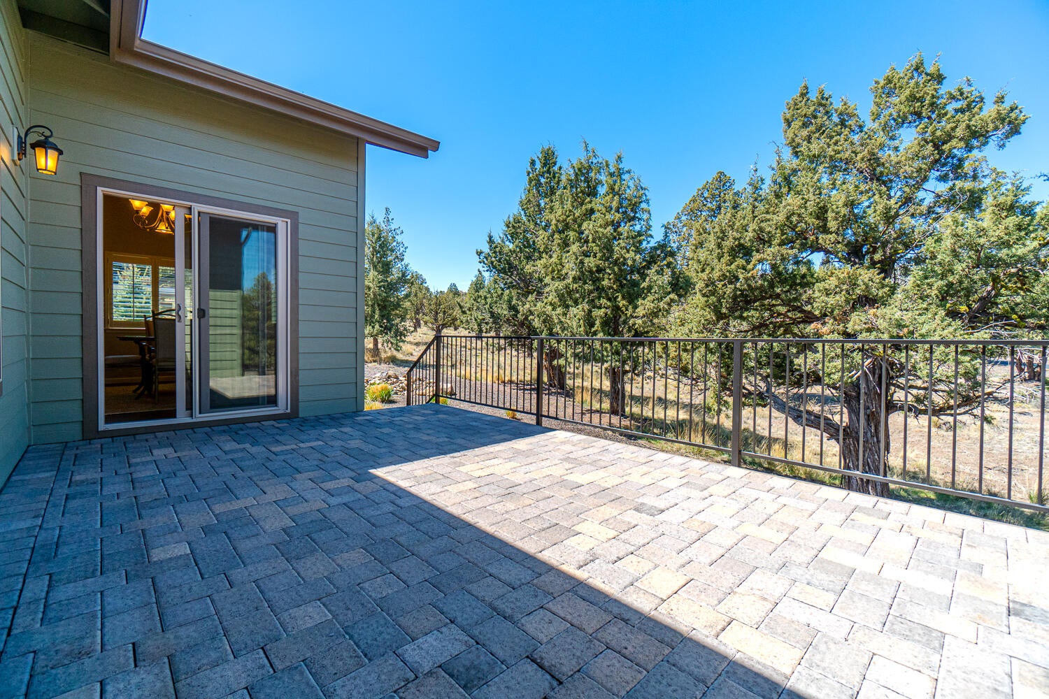 227 Highland Meadow Loop Redmond, OR 97756 - Photo 33 of 37 227-008