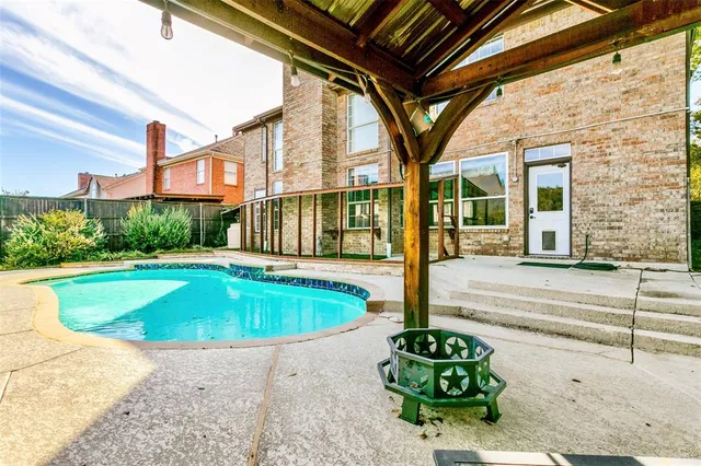 a house view with a outdoor space