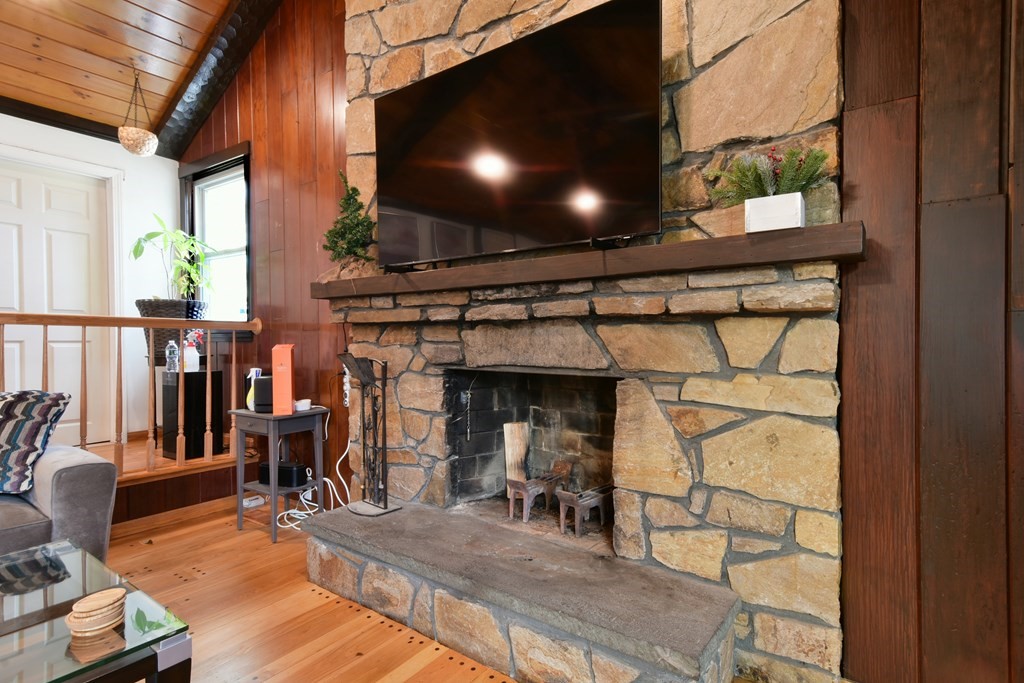 20 Valley View Lane Worcester, MA 01604 - Photo 11 of 38 Gallery Image 11