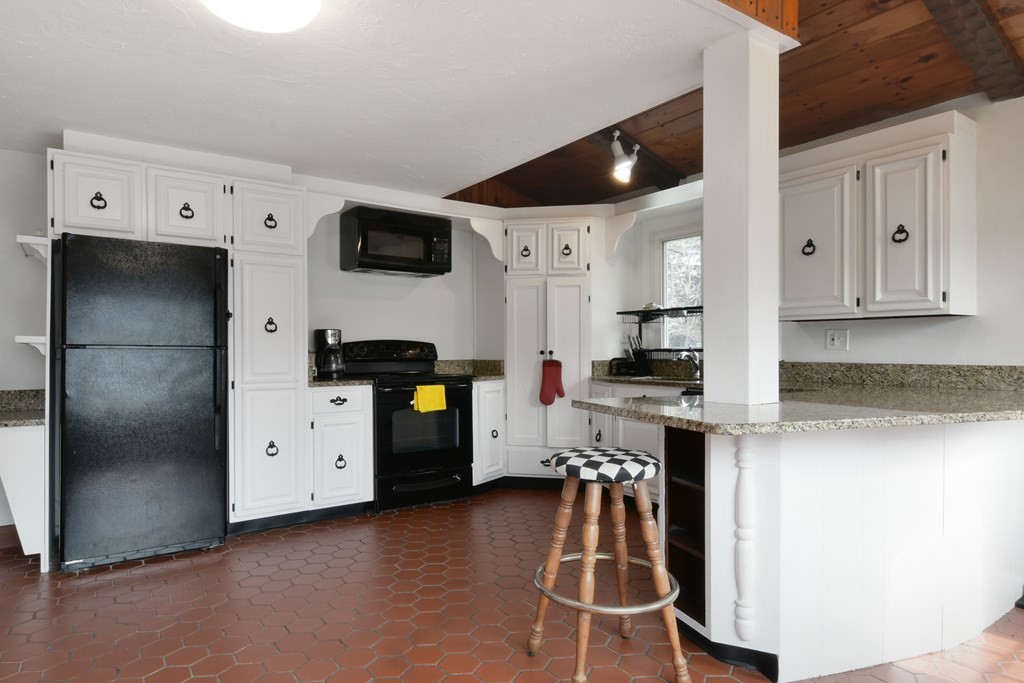 20 Valley View Lane Worcester, MA 01604 - Photo 19 of 38 Gallery Image 19