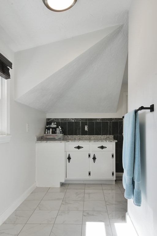 20 Valley View Lane Worcester, MA 01604 - Photo 33 of 38 Gallery Image 33