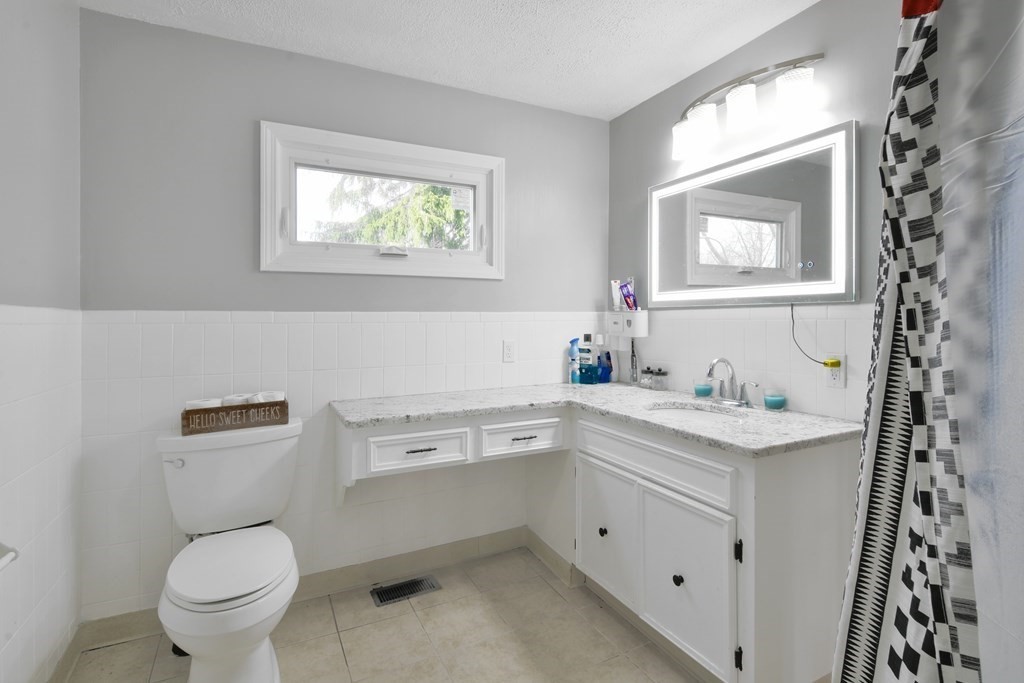 20 Valley View Lane Worcester, MA 01604 - Photo 34 of 38 Gallery Image 34