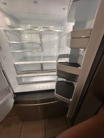 a view of a utility room