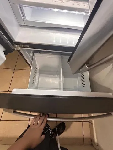 a view of a utility room