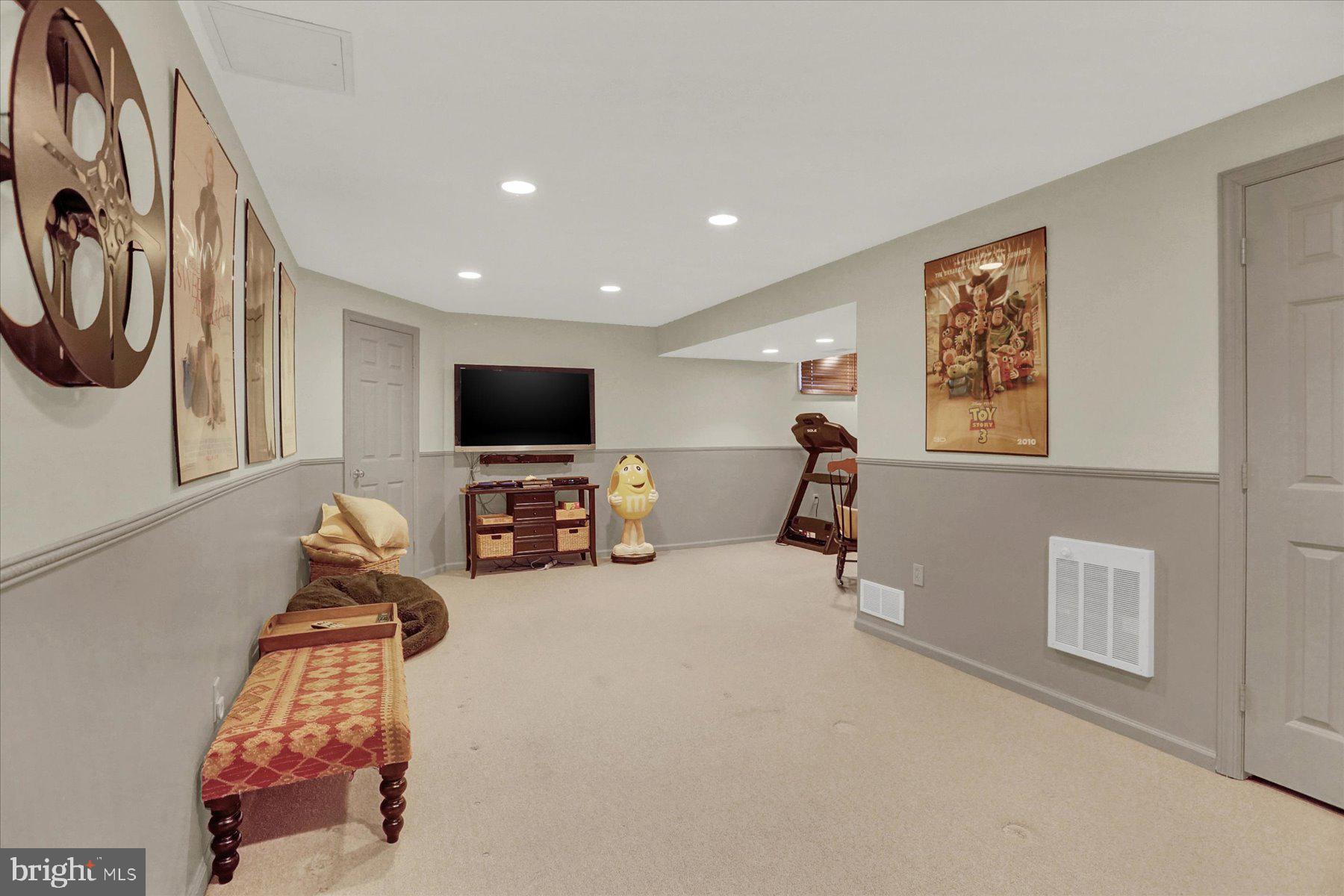 21 Round House Drive Lititz, PA 17543 - Photo 14 of 31