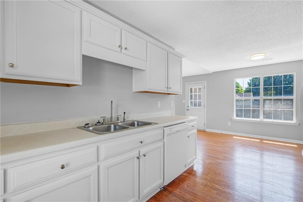 388 Royal Court Jackson, GA 30233 - Photo 7 of 28