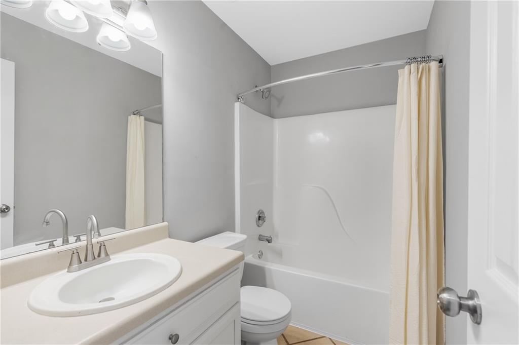 388 Royal Court Jackson, GA 30233 - Photo 10 of 28