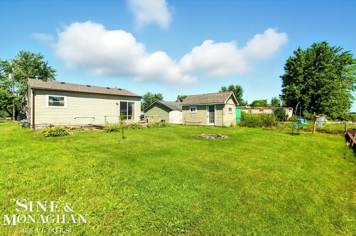 7319 Bealane Road Algonac, MI 48001 - Photo 6 of 24 50182244-ae11a212-6939-4e4c-84d4-c9f7254c0b8c.JPG
