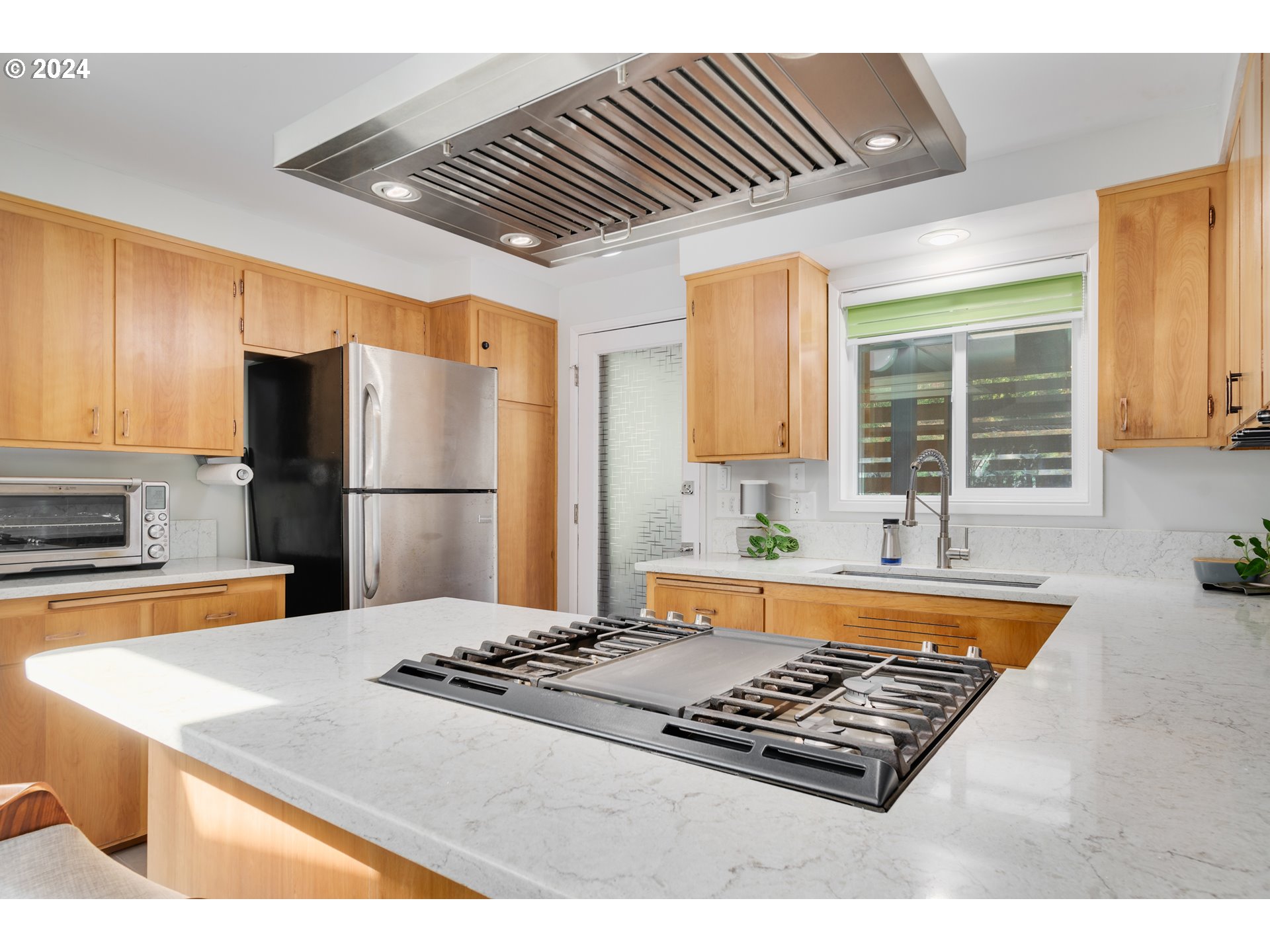 1935 Sylvan Street Eugene, OR 97403 - Photo 17 of 48