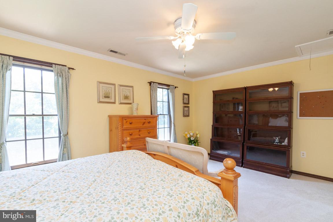 4361 High Ridge Road Haymarket, VA 20169 - Photo 36 of 51 Gallery Image 36