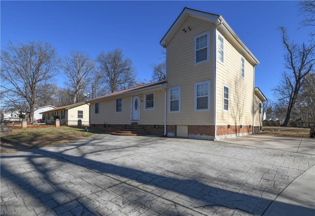 185 Spring Garden Circle High Point, NC 27260 - Photo 1 of 19 Gallery Image 1