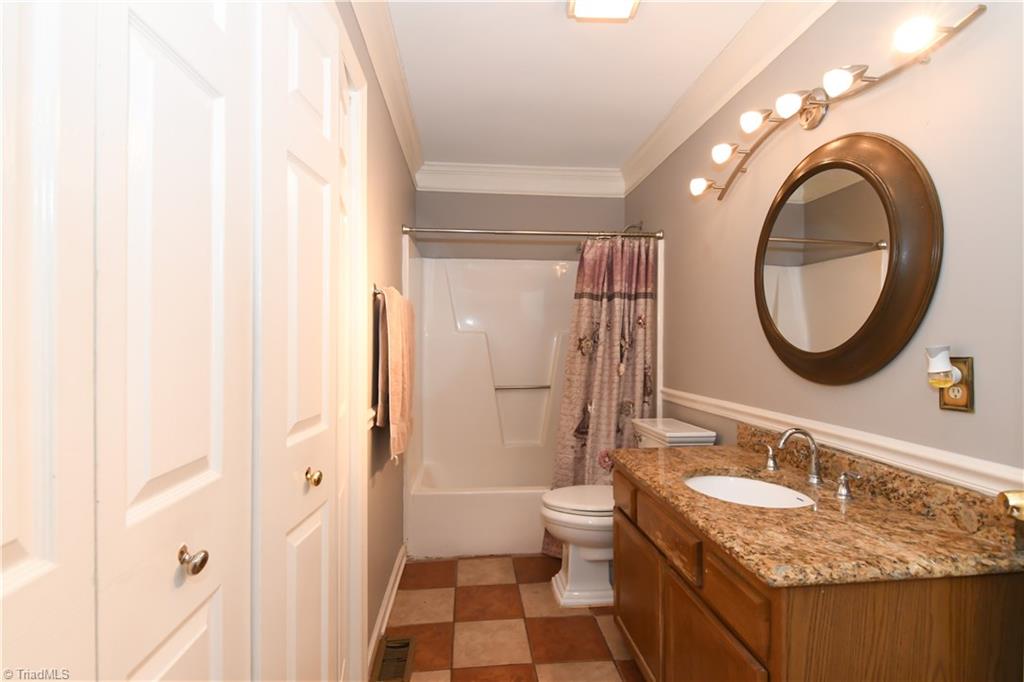 185 Spring Garden Circle High Point, NC 27260 - Photo 12 of 19 Gallery Image 12