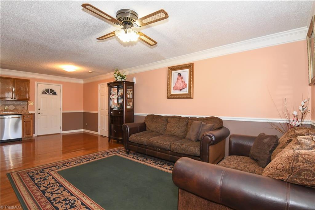 185 Spring Garden Circle High Point, NC 27260 - Photo 5 of 19 Gallery Image 5