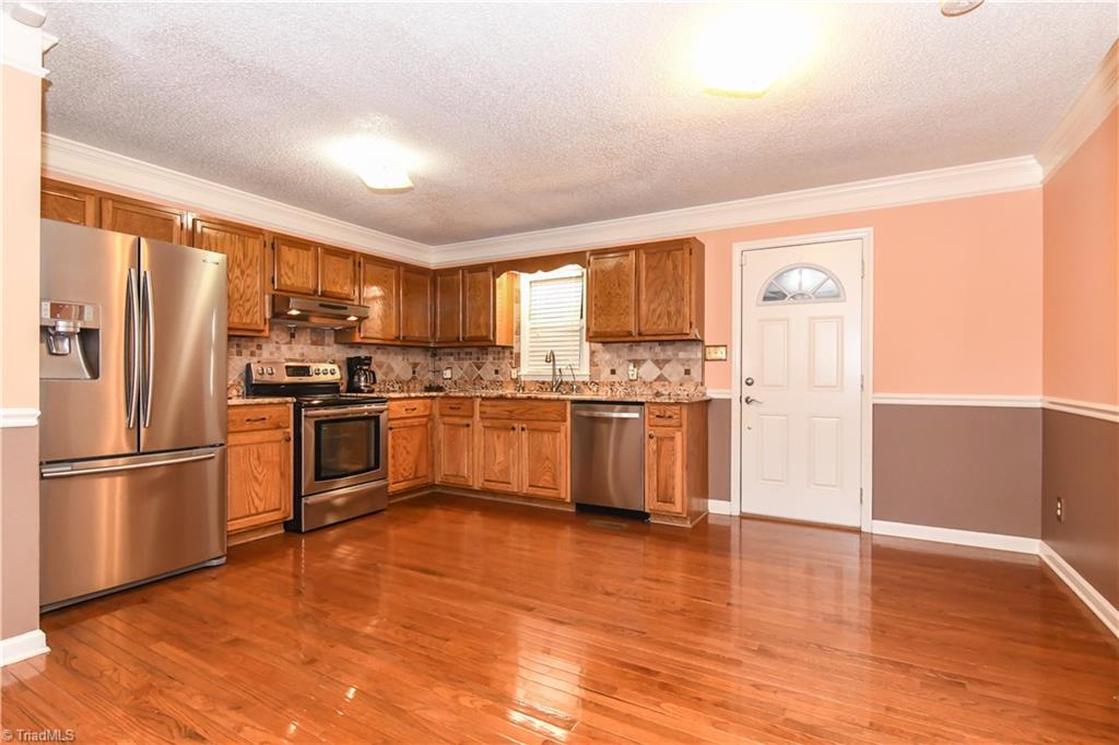 185 Spring Garden Circle High Point, NC 27260 - Photo 6 of 19 Gallery Image 6