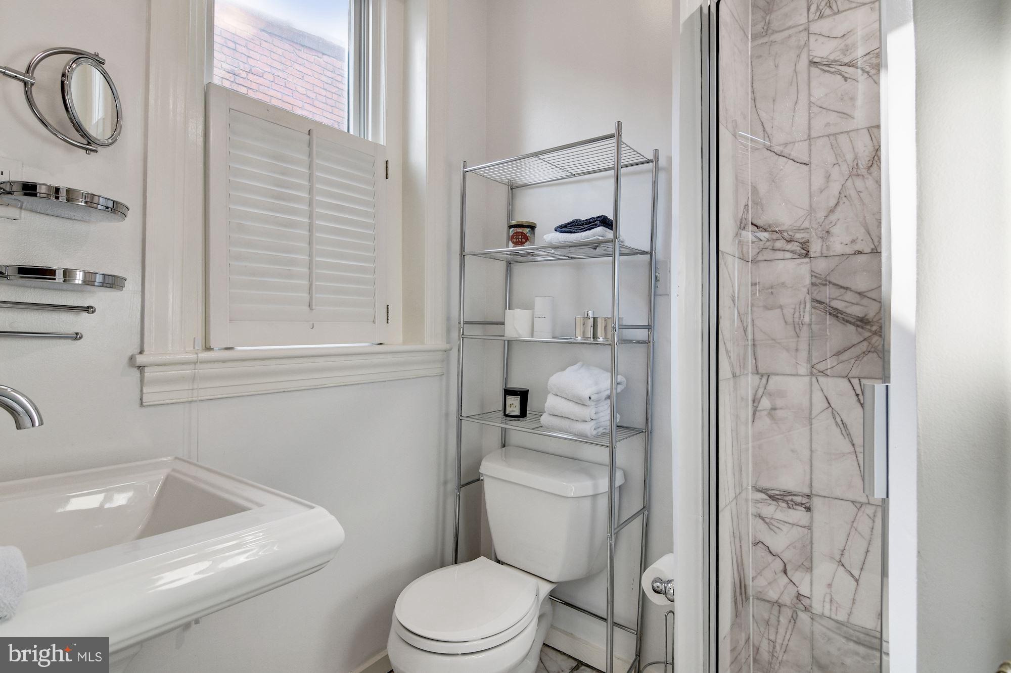 1850 Kalorama Road Northwest, Unit A Washington, DC 20009 - Photo 24 of 35 Attached Bath