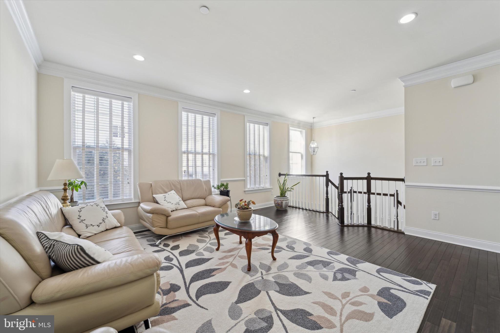 311 Corvus Circle Springfield, PA 19064 - Photo 4 of 51