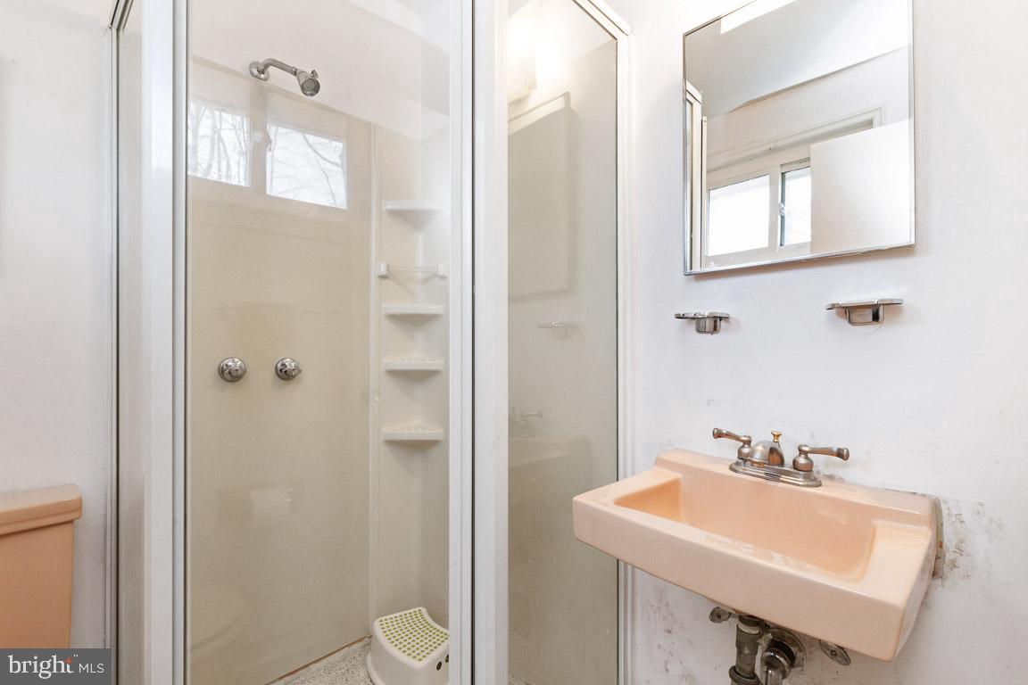 8628 Cromwell Drive Springfield, VA 22151 - Photo 16 of 30 Gallery Image 16
