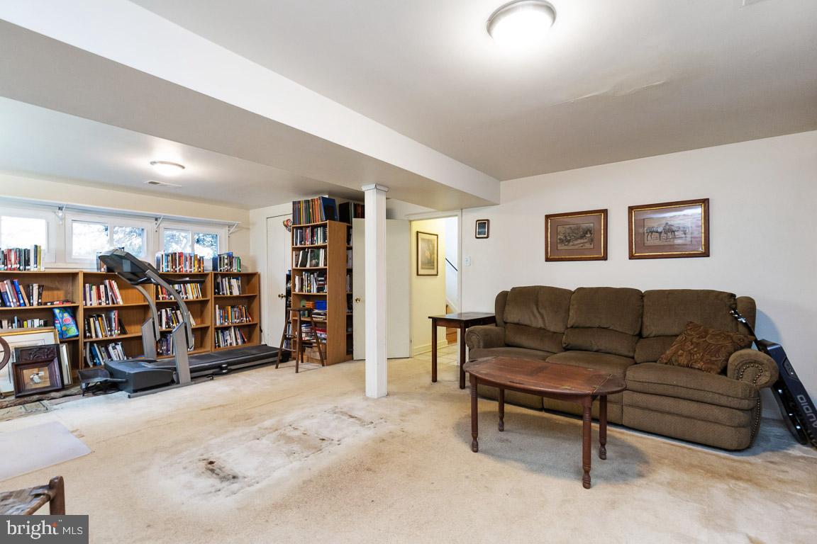 8628 Cromwell Drive Springfield, VA 22151 - Photo 21 of 30 Gallery Image 21